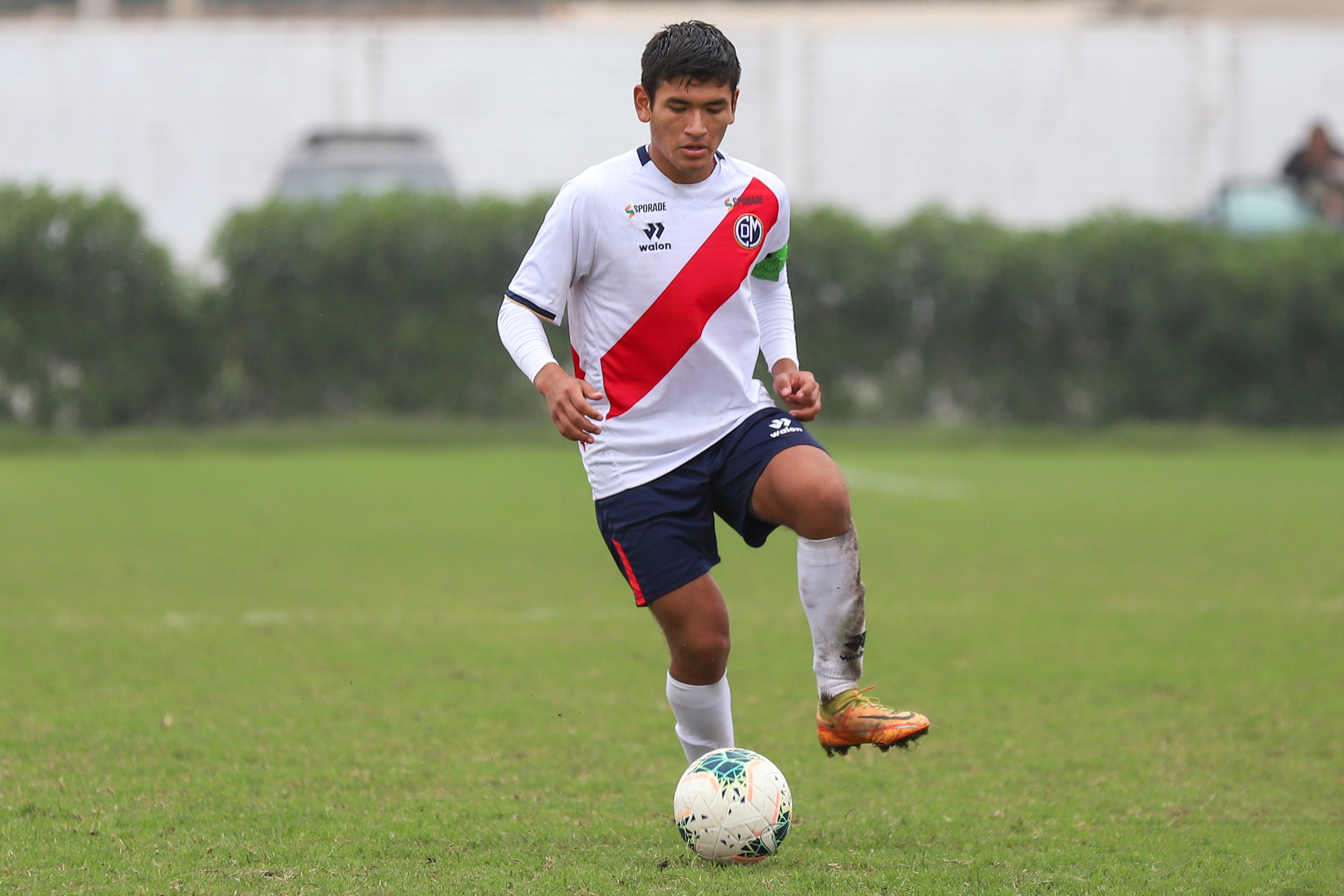 photo of Ernesto Silva playing soccer